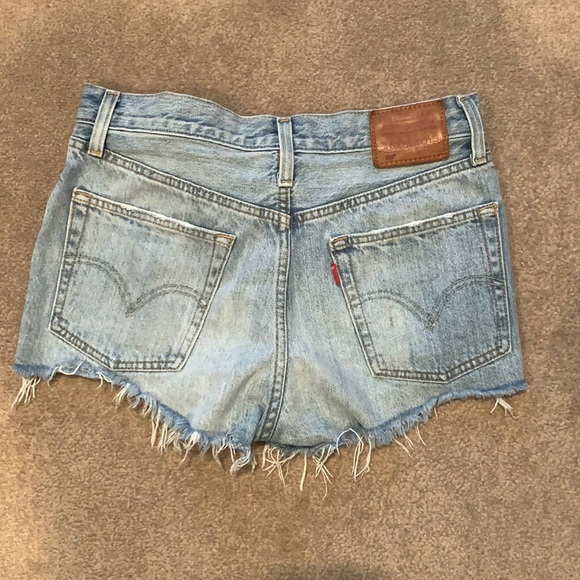 Levi Light wash denim shorts - Picture 1 of 2